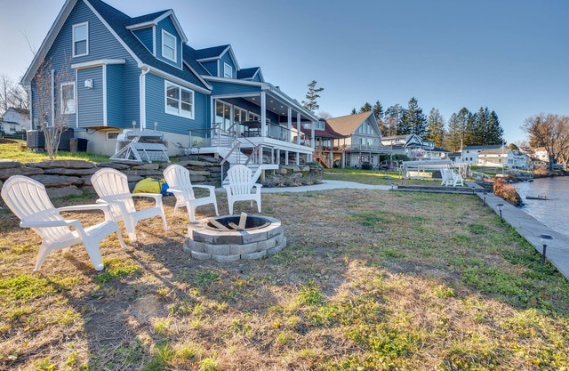 Family Home on Lake Newton w/Deck & Fire Pit