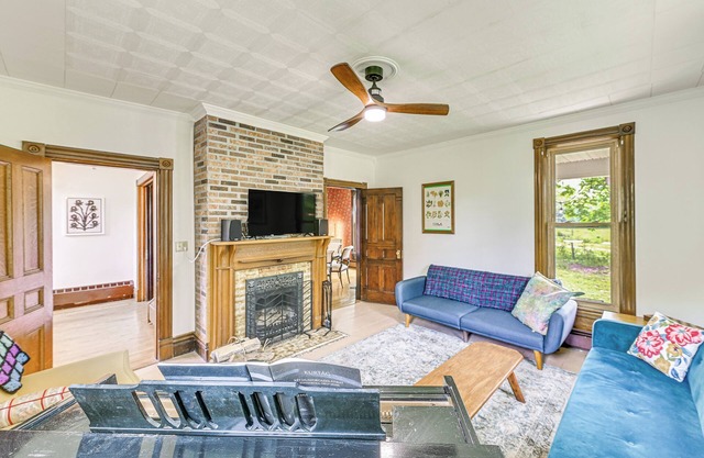 Family Home w/Yard & Fire Pit in Middleburgh!