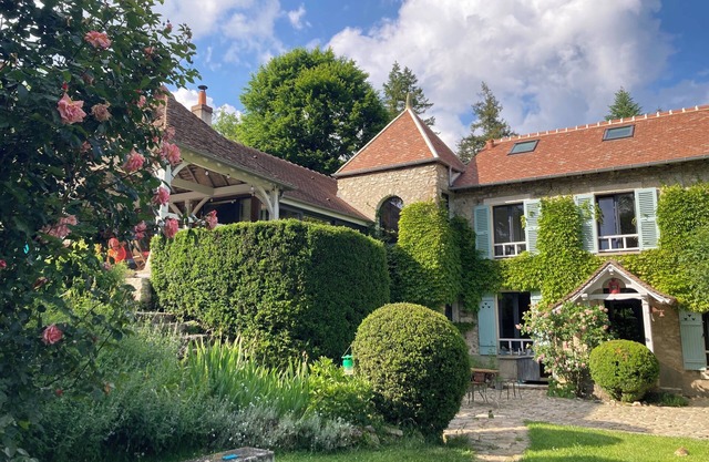 Family home with Nordic bath in quiet countryside 1 hour from Paris!