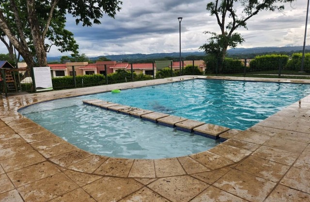 Family house in Paseo del Prado, with access to swimming pool.