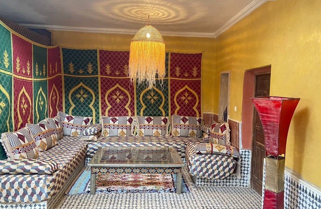 Family House in Traditional Moroccan Style.two Rooms,back Garden , Free Parking