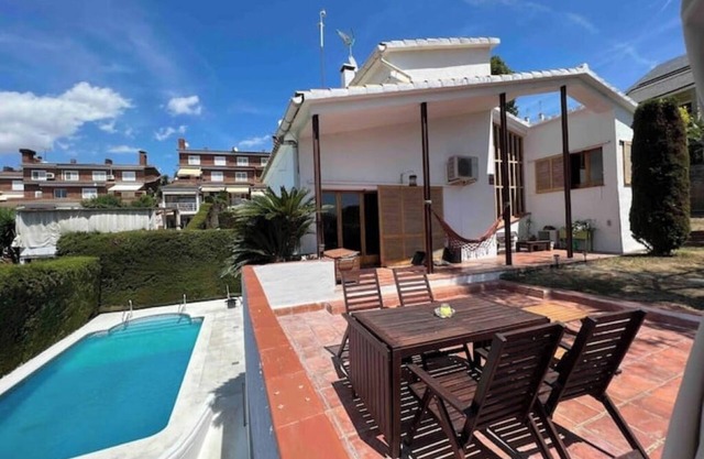 Family house with pool on the beach