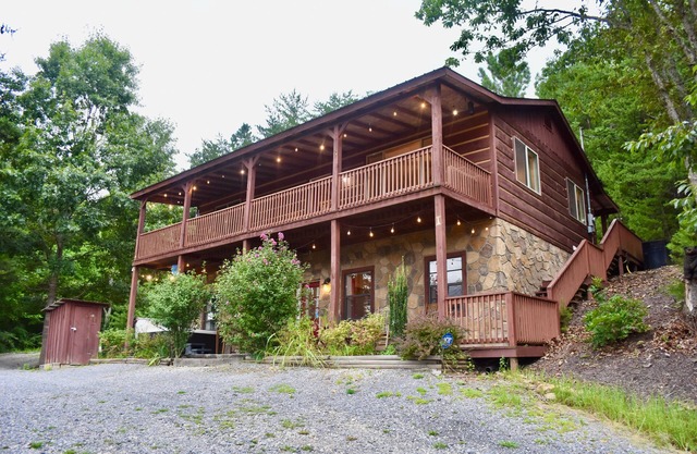 Family Memory Maker: Great Mountain View/Hot tub/Games/Firepit/Private Vineyard