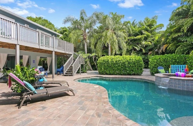 *Family Paradise with Pool in Crystal Beach*