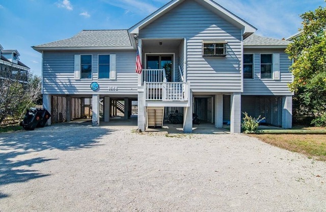 Family Retreat at Decks, Docks & Flip Flops