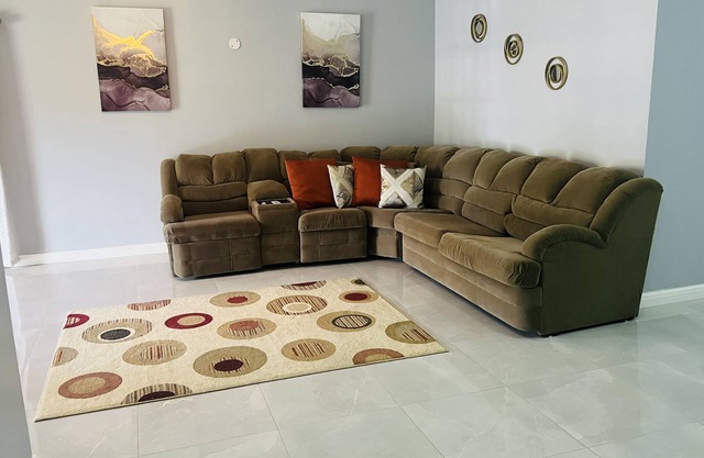 Family sized two bedroom in Kingston with outdoor entertainment space