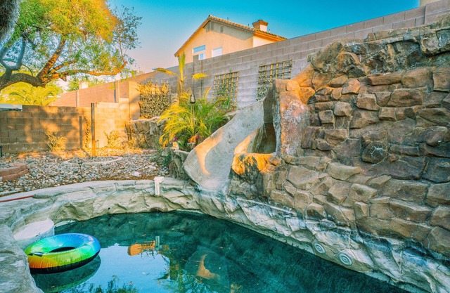 Family Tiki Resort - Exotic Desert Oasis