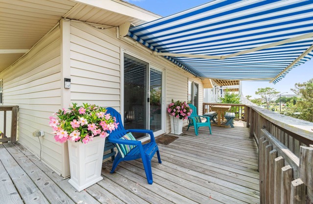 Family Time! 2nd Street from Beach Home - Newly Renovated & So Cute - Sleeps 6