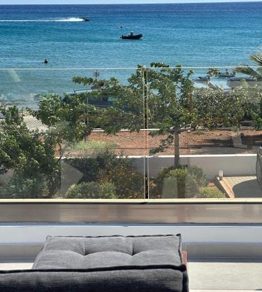 Fantasea Beachfront Villa