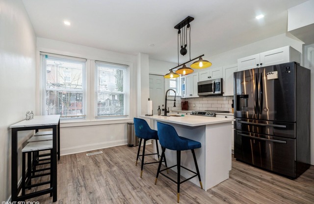 Fantastic 3 bedroom, 1.5 bath Townhouse located in the heart of Elmwood Park