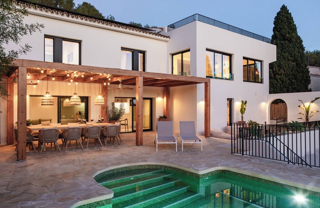 Fantastic family villa within walking distance to the beach!