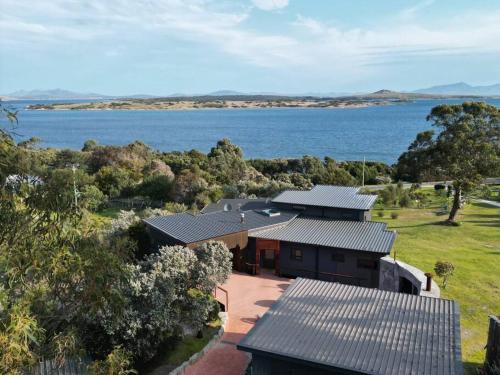 Faraway on Flinders Island