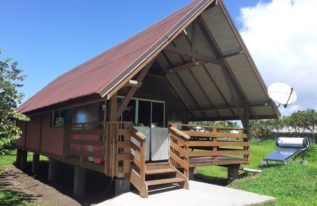 Fare Apetahi in a wooded park of 15,000 m2