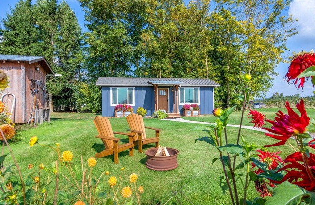 Farm Stay |Views*Hot Tub*Cozy.Quiet