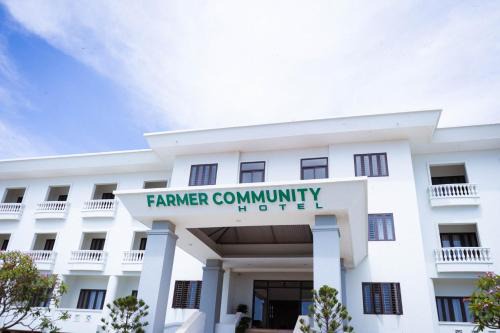 Farmer Community Hotel