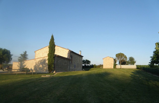 FARMHOUSE WITH 12 X 5.5 IN-GROUND POOL IN VERY QUIET SURROUNDINGS
