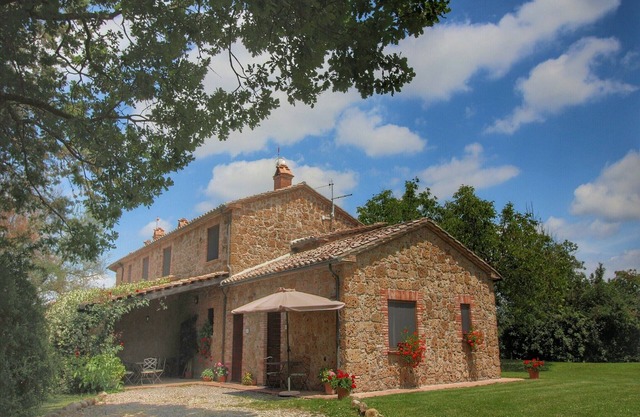 Farmhouse in Proceno with Pool Views