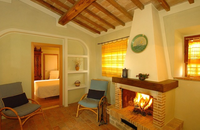 Farmhouse Montecchio Fireplace