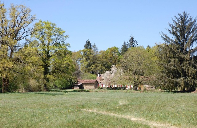 Farmhouse set in 5 acres of beautiful gardens in the heart of the countryside