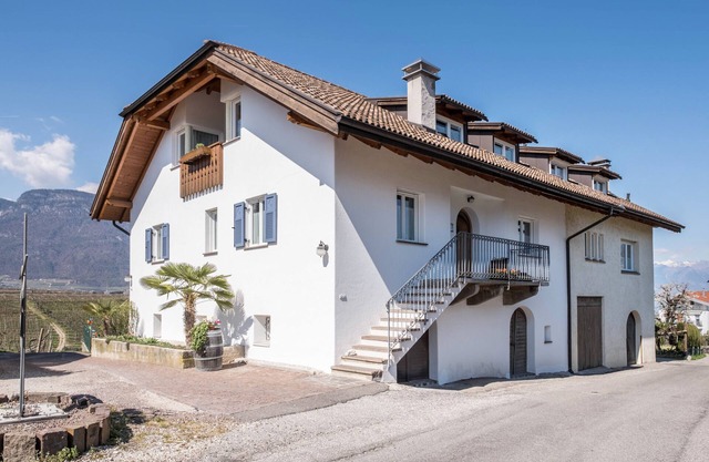 Farmhouse "Valtlhof - Apt 1" with Shared Pool, Shared Garden & Wi-Fi