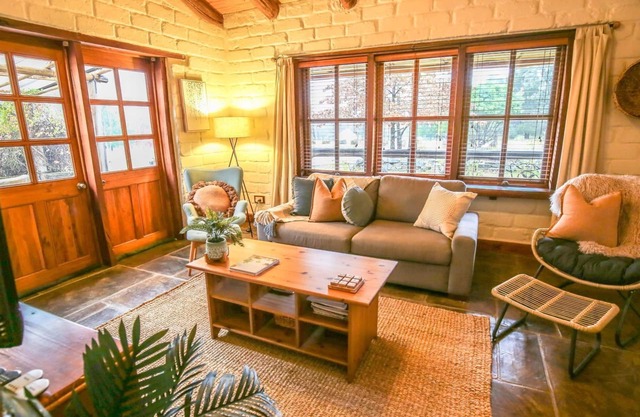 FEATHERTOP RETREAT: Harrietville