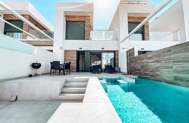 Fee4Me Villa with Pool on the Costa Blanca