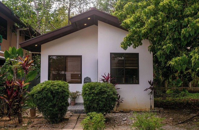 Feel at home in this bungalow w/hi-speed internet