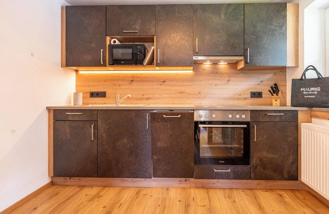 FEEL GOOD DELUXE ALL NEW