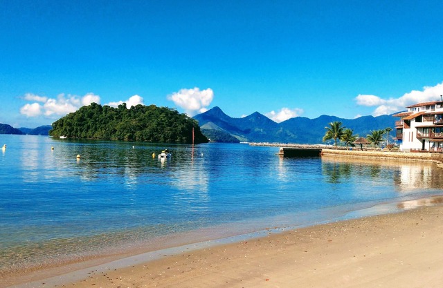 FEET IN THE SAND! 40 m from the BEACH and with a beautiful view. Excellent apartment!