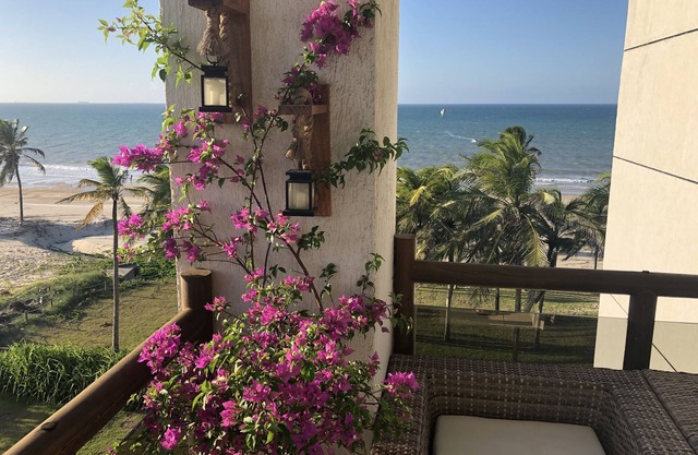 Feet in the Sand! Facing the Sea! Balcony with sea view!