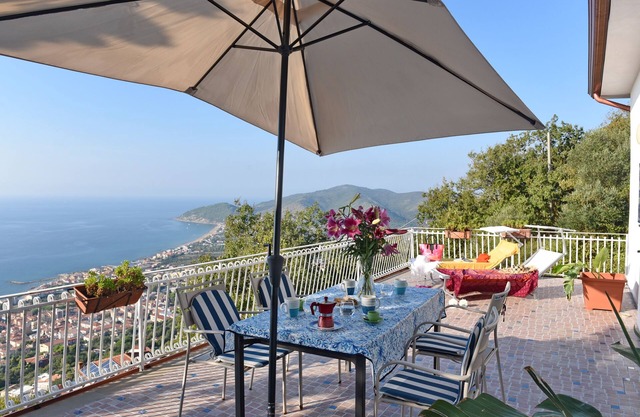Felice 1 with private terrace and sea view