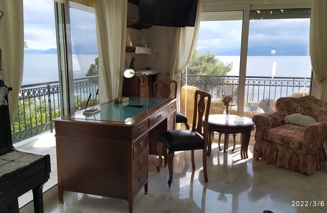 Felicity Seafront Luxury House
