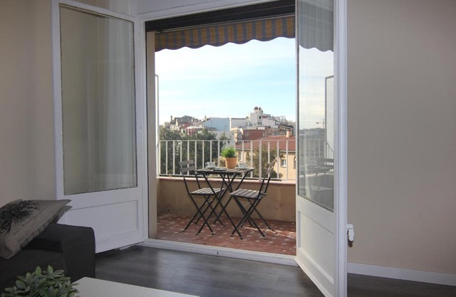 FELIP - Spacious and quiet apartments & one with Terrace