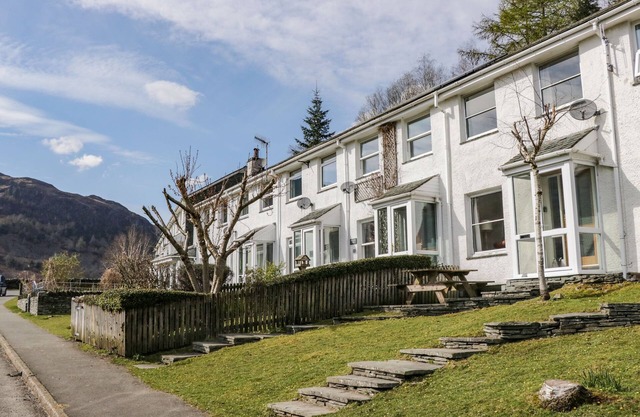 FELLSIDE VIEW, pet friendly, with a garden in Chapel Stile