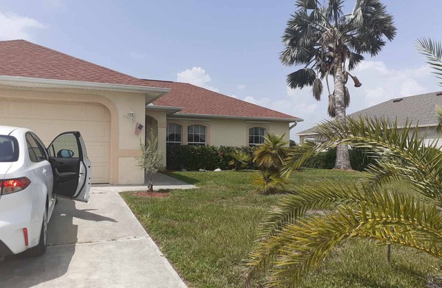 Fenced, Family and Pet friendly Villa. nWinter special (snowbird, Jetblue.)
