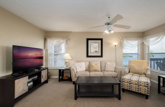 Fenimore Mill 5C - Sunrises, Pool & Hot Tub!