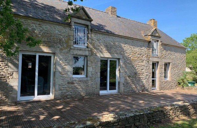 FEREL Longère near beaches, 12 people, heated pool