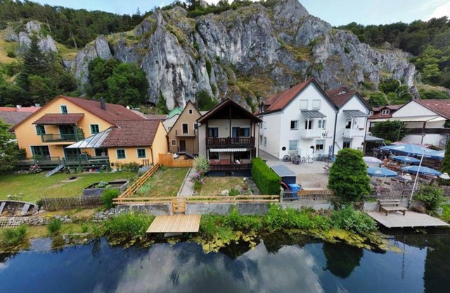 Ferienhaus am blauen Wasser