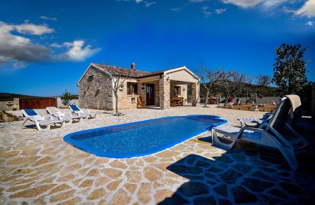 Ferienhaus Anita 2 mit Pool