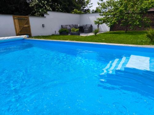 Ferienhaus Isabel mit Pool und Garten Nähe Quedlinburg