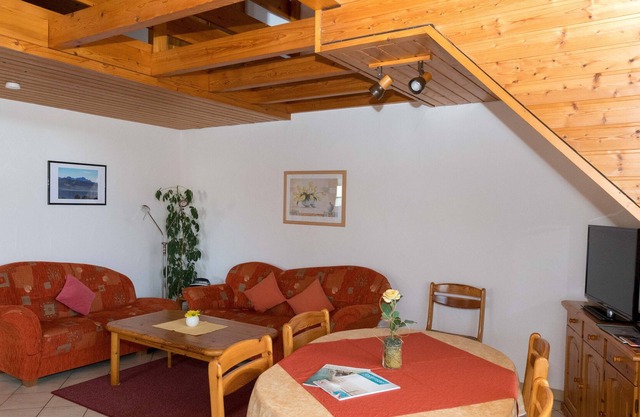 Ferienwohnung 4 mit ca. 99qm, 2 Schlafzimmer für max. 4 Personen