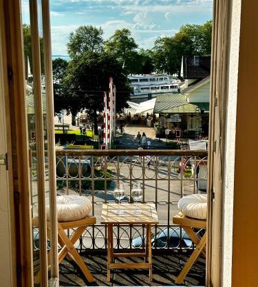 Ferienwohnung mit Balkon und Seeblick