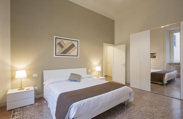 Few Steps from the Duomo - Luxury Apartment 2