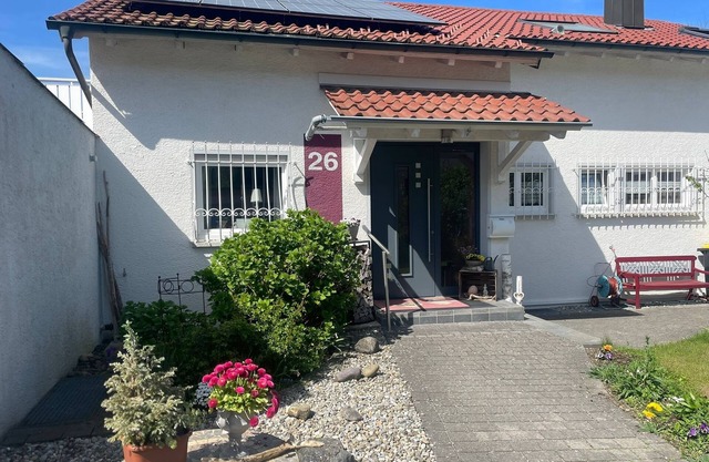 Fewo in Ruhiger Lage mit Südbalkon Nahe Spieleland und Bodenseeregion