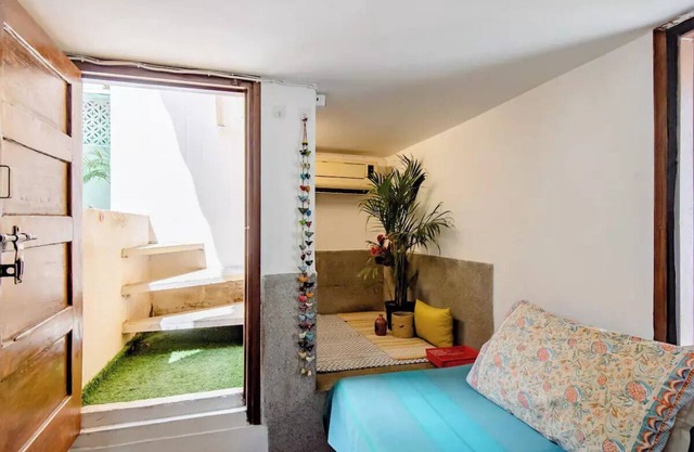 Ficus - a cosy terrace room with open spacen