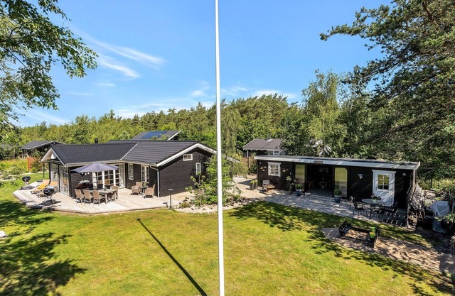 "Fido" - 300m from the sea by Interhome