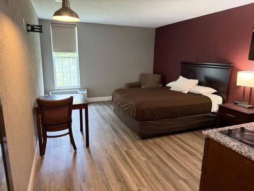 Fieldstone Apartments & Studios