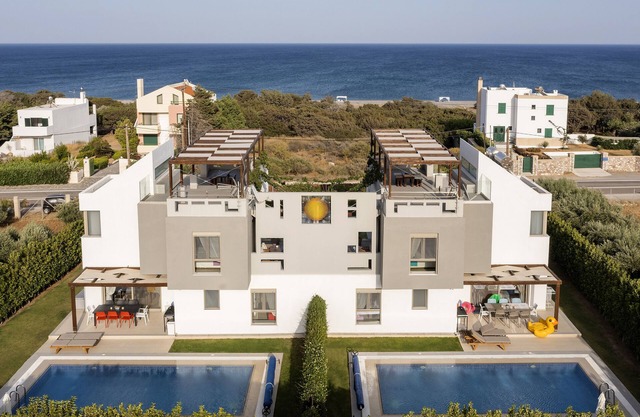 Filoxenia Villas, Alex
