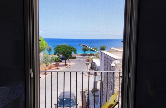Finely renovated house, a few steps from the sea