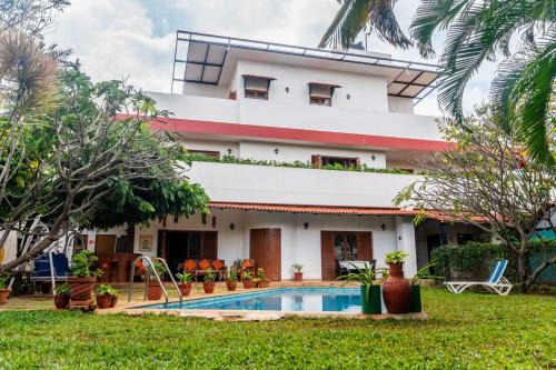 Firefly Homestay 3BR with Private Pool & Terrace Access Perfect for Weekend Getaway